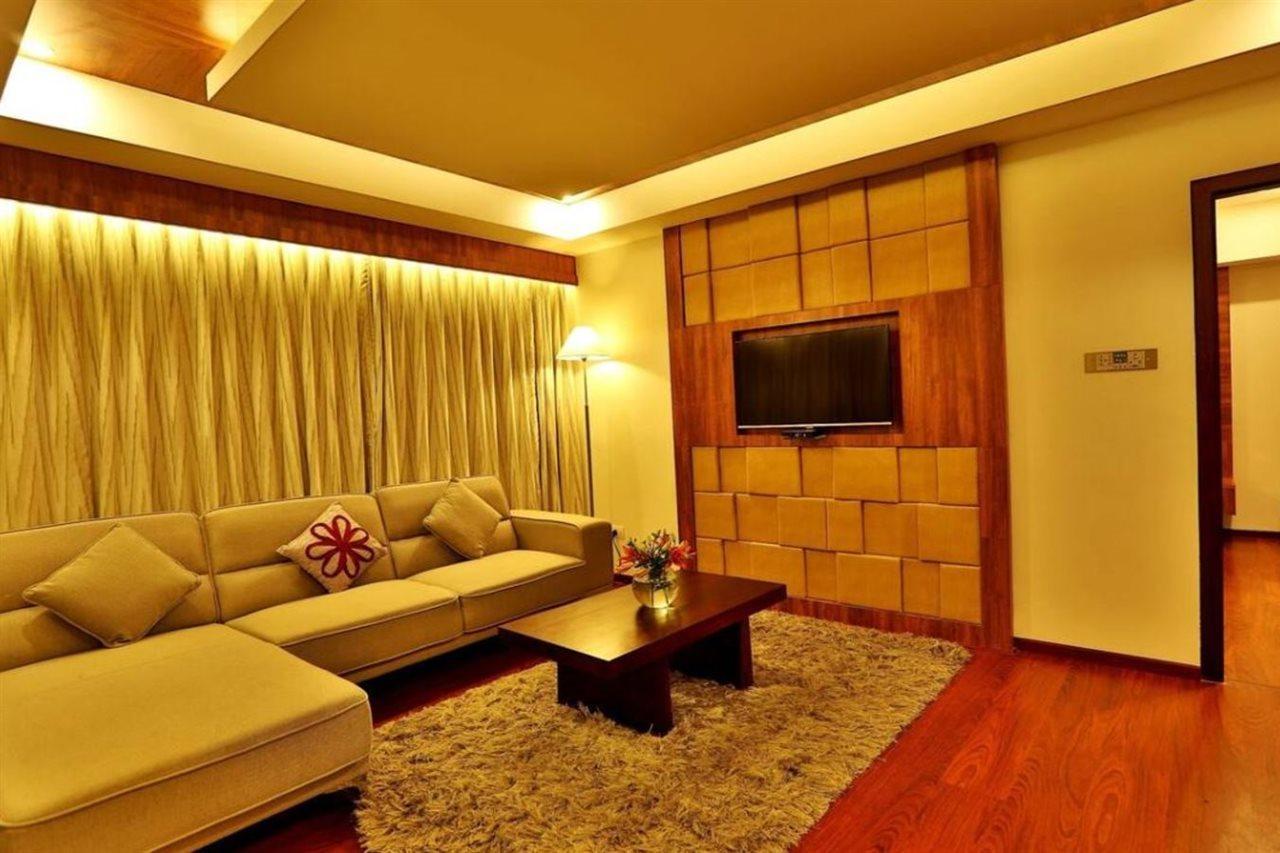 Hotel Olive Downtown Kochi Exterior foto