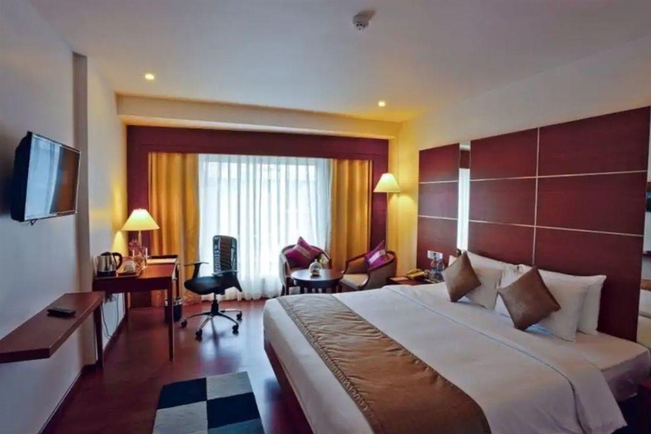 Hotel Olive Downtown Kochi Exterior foto