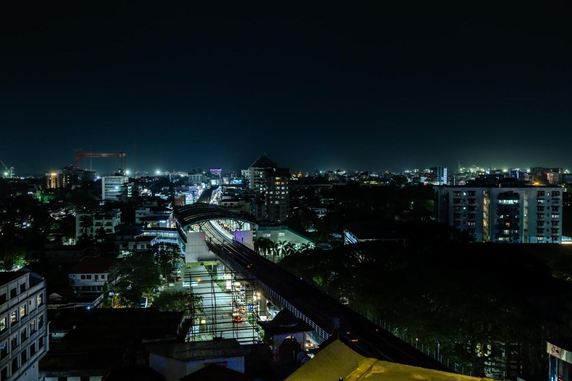 Hotel Olive Downtown Kochi Exterior foto